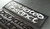 DEVIATED INSTINCT/ロゴパッチ(FAUX LEATHER/WHITE)